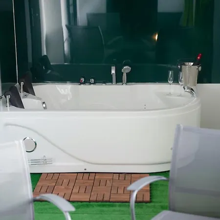 Loveroom Le Loft & Garden Lägenhet